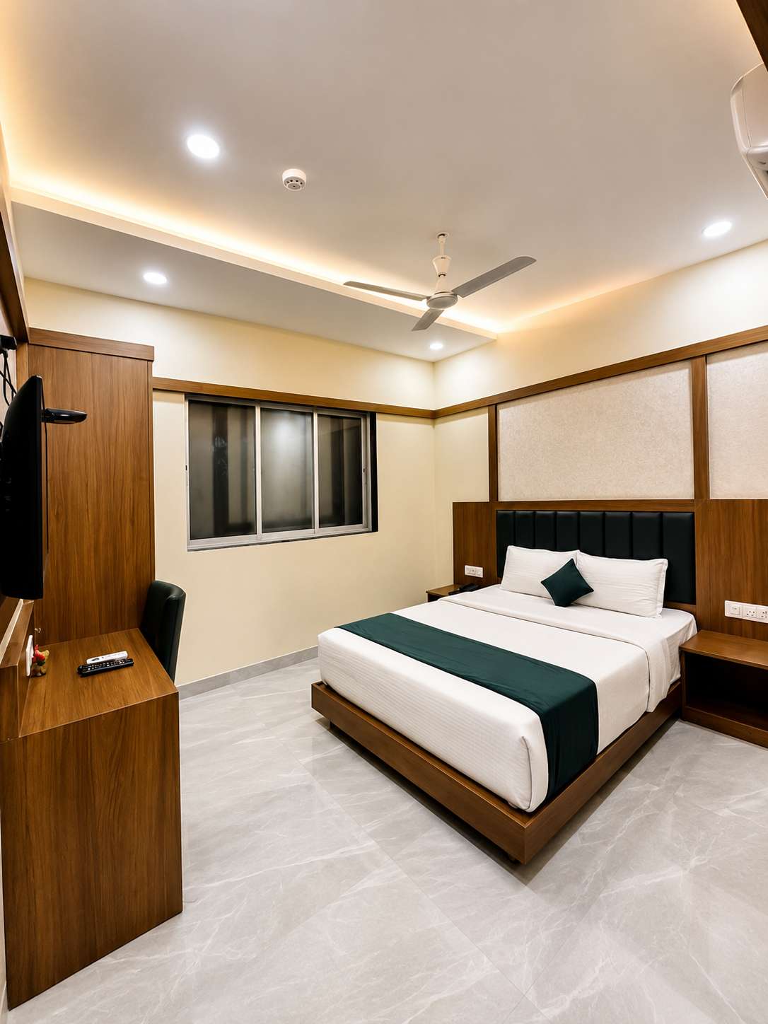 Deluxe Double Room at Hotel Downtown BKC